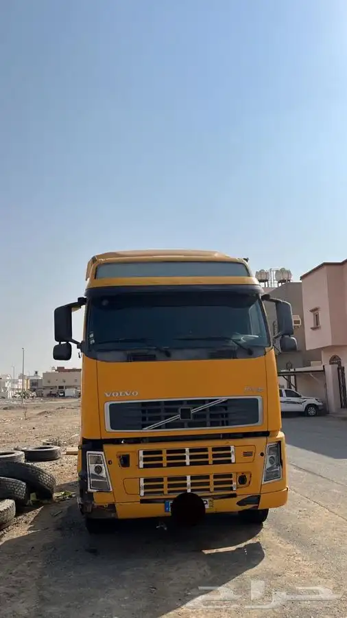 تريله لبيع فلفو FHموديل2005 سياره كل شي شرط اربع كفرات جديد 0