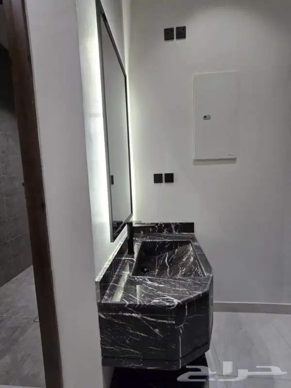 للبيع روف علوي مع ملحق تشطيب راقي مدخل سياره بالمحاله 700الف 14