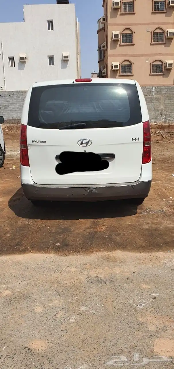 السلام عليكم اعرض لكم عرض باص H1موديل 2012 مكينه جربوكس شرط 1