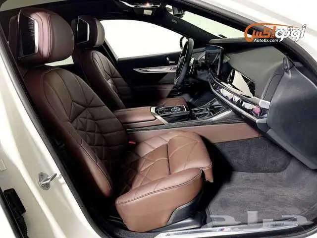 2025 بي إم دبليو 740i 19