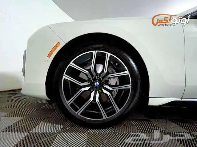 2025 بي إم دبليو 740i 6