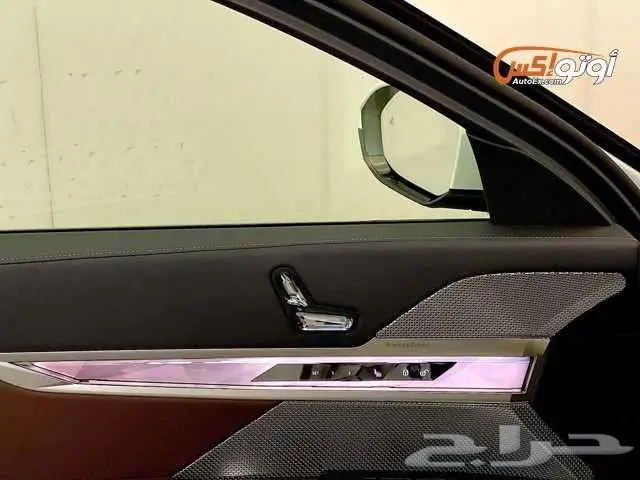 2025 بي إم دبليو 740i 8
