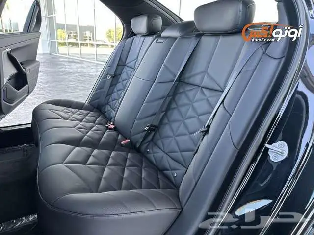 2025 بي إم دبليو 740i xDrive 10