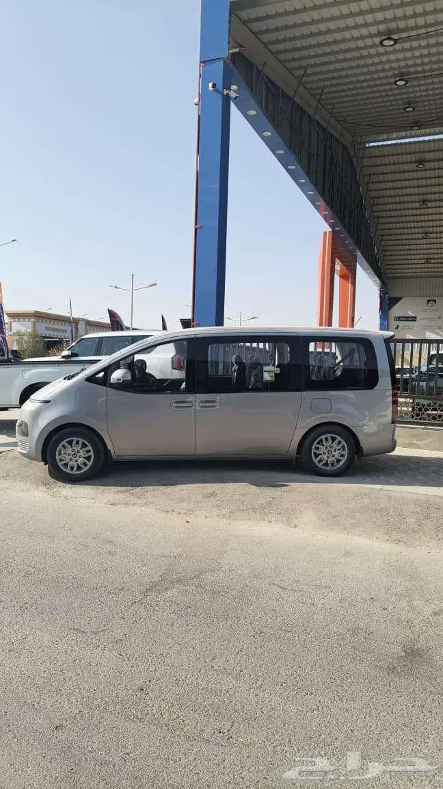هيونداي ستاريا 9ركاب 2025 1