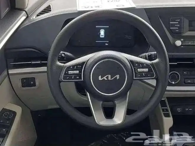 كيا كارينز موديل 2025 4