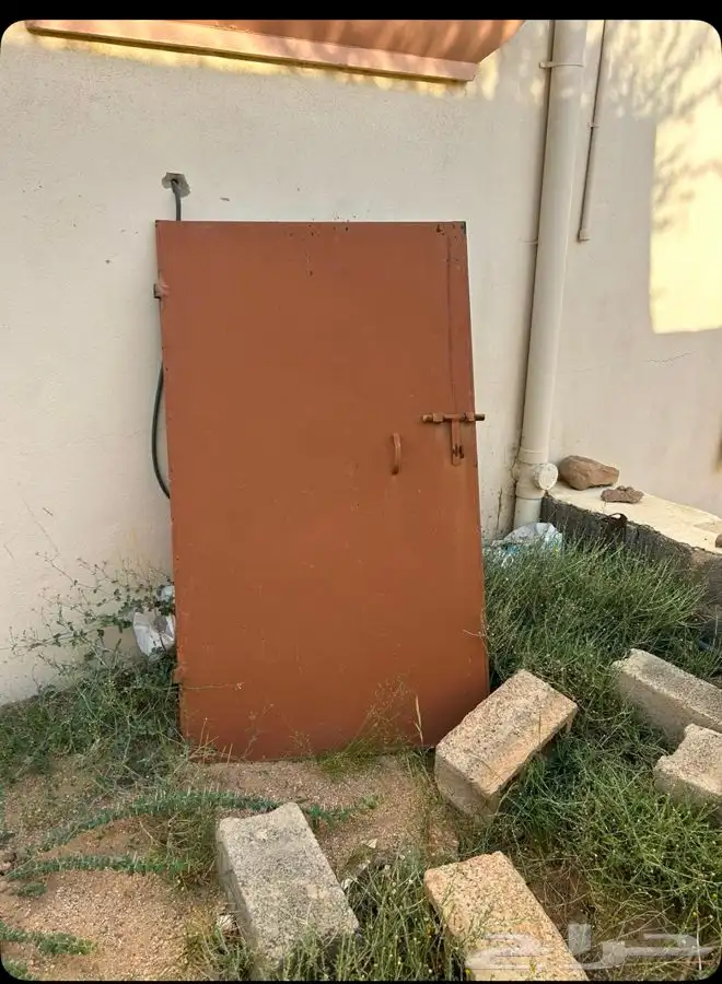 بوابه حديد من الحديد الاول وشي نظيف 0