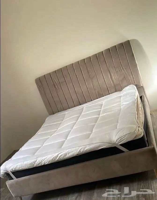 سرير نفرين 0