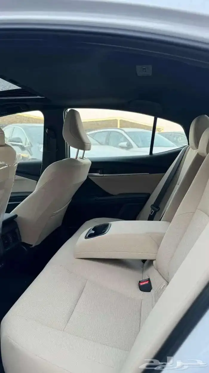 تويوتا كامري نص فل LE بنزين 2025 باقل الاسعار 4