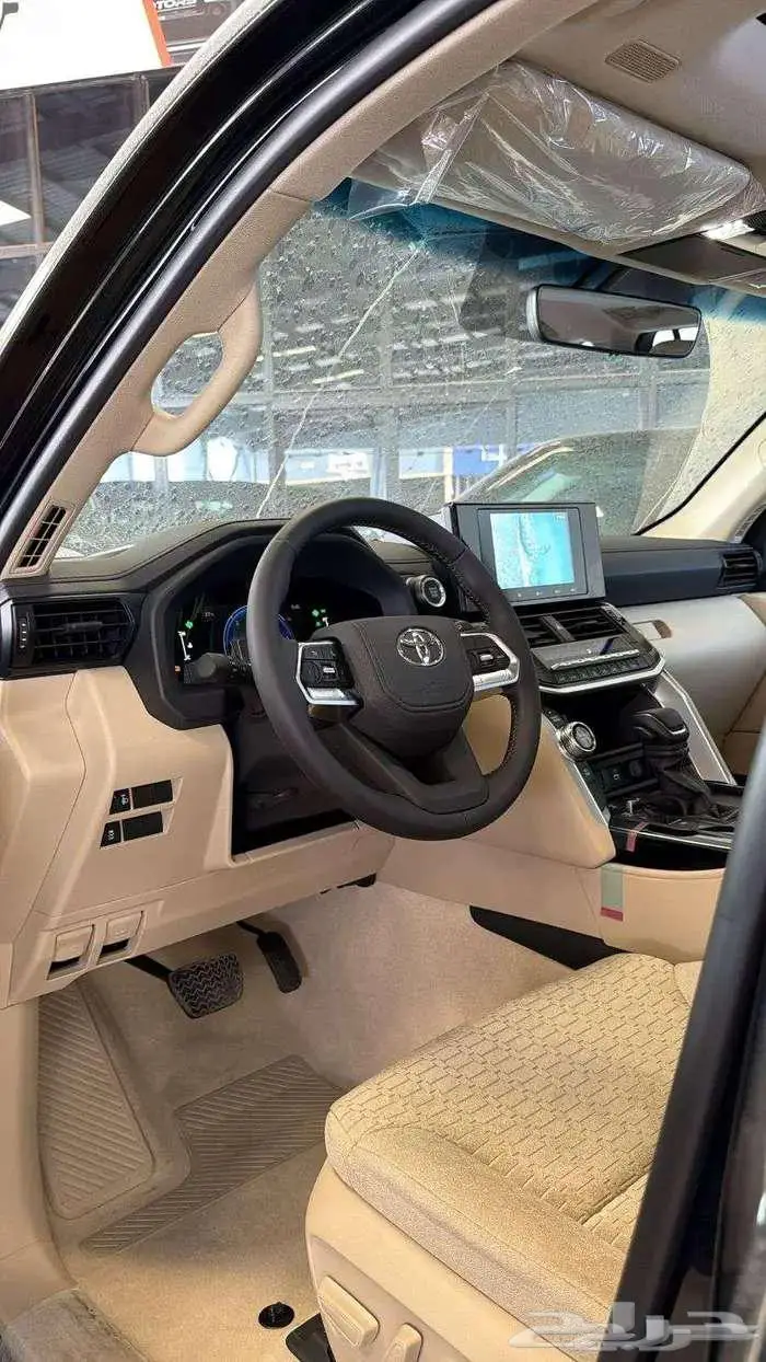 تويوتا لاند كروزر GXR نص فل ديزل بريمي 2025 1