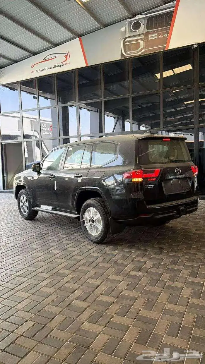 تويوتا لاند كروزر GXR نص فل ديزل بريمي 2025 4