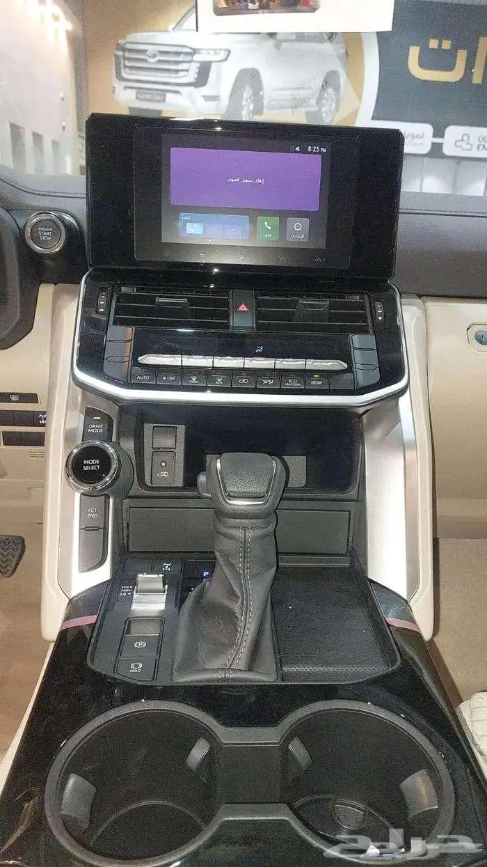 لاندكروزر جي اكس ار رقم 4 و 3 بنزين 2025 14