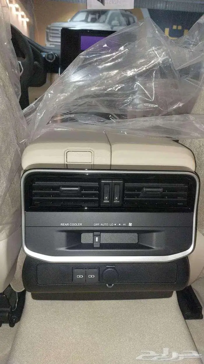لاندكروزر جي اكس ار رقم 4 و 3 بنزين 2025 13