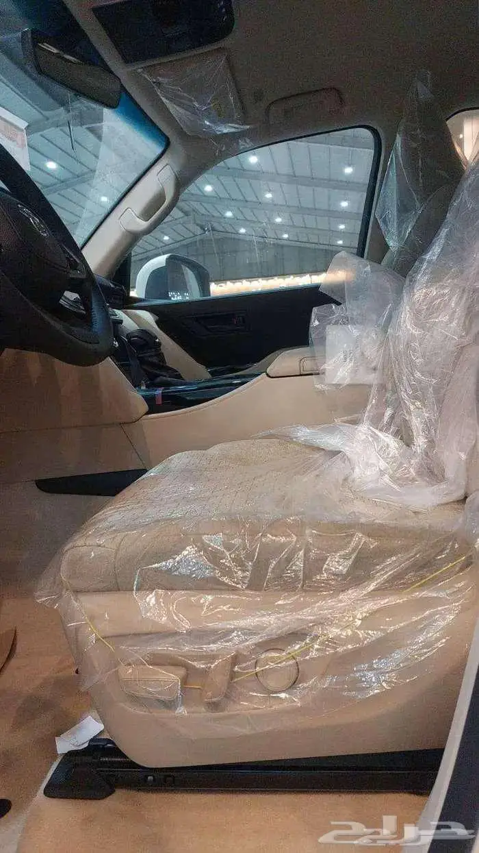 لاندكروزر جي اكس ار رقم 4 و 3 بنزين 2025 11