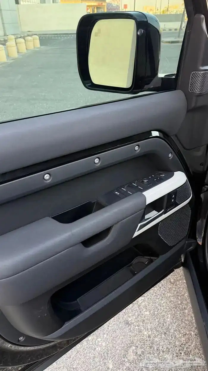 لاندروفر - ديفندر110 - 2021 4