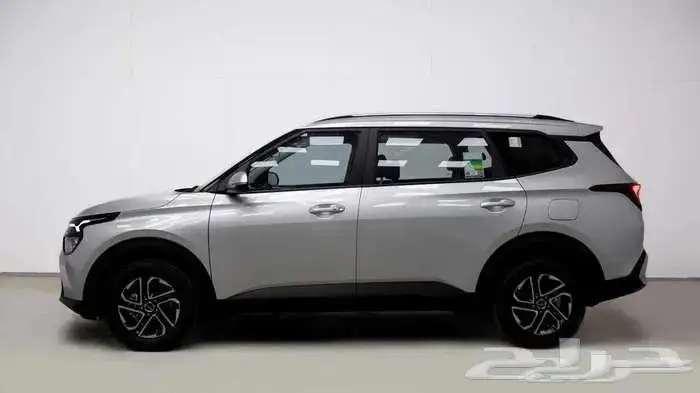 كيا كارينز 2025 أستندر وأستندر مطور 2