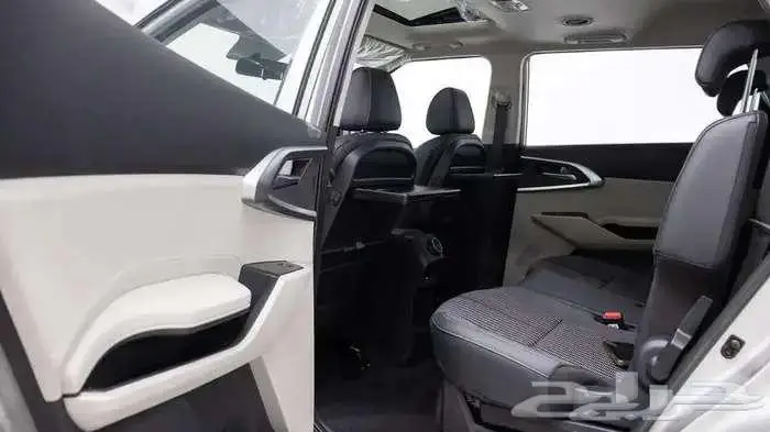 كيا كارينز 2025 أستندر وأستندر مطور 10