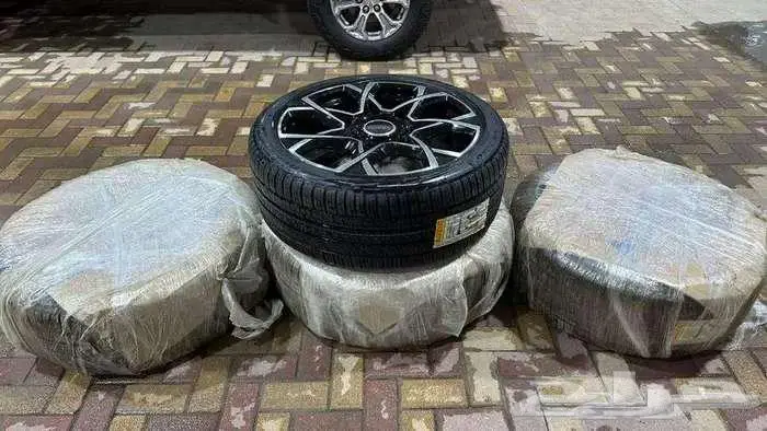 جنوط رنج روفر 2023 جديد مقاس 285 40R23 3