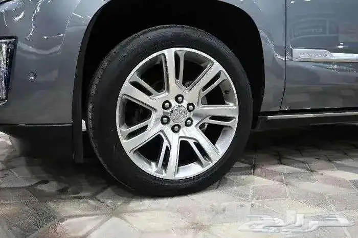 كاديلاك اسكاليد 2018 فل كامل سعودي 6