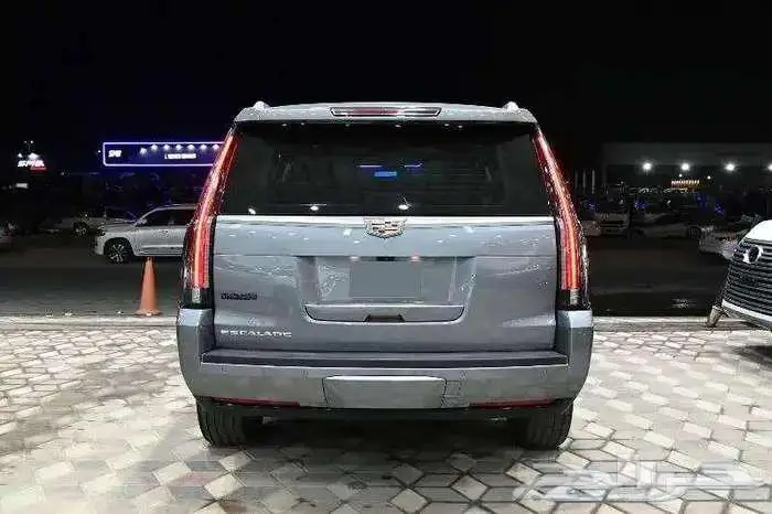 كاديلاك اسكاليد 2018 فل كامل سعودي 3