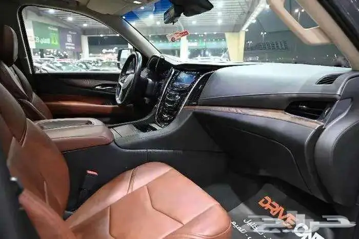 كاديلاك اسكاليد 2018 فل كامل سعودي 8