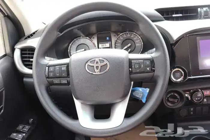 تويوتا هايلوكس S-GLX فل كامل 2025 سعودي بنزين افضل الاسعار 6