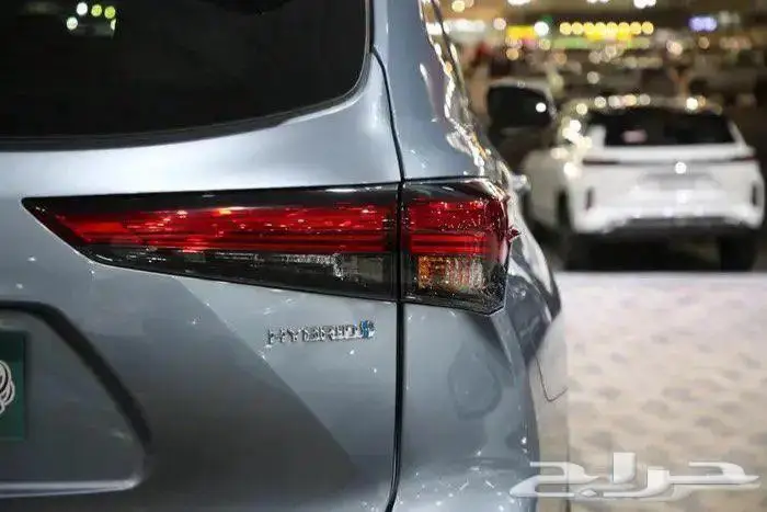 تويوتا هايلندر فل كامل ليمتد هايبرد بانوراما جلد موديل 2023 6