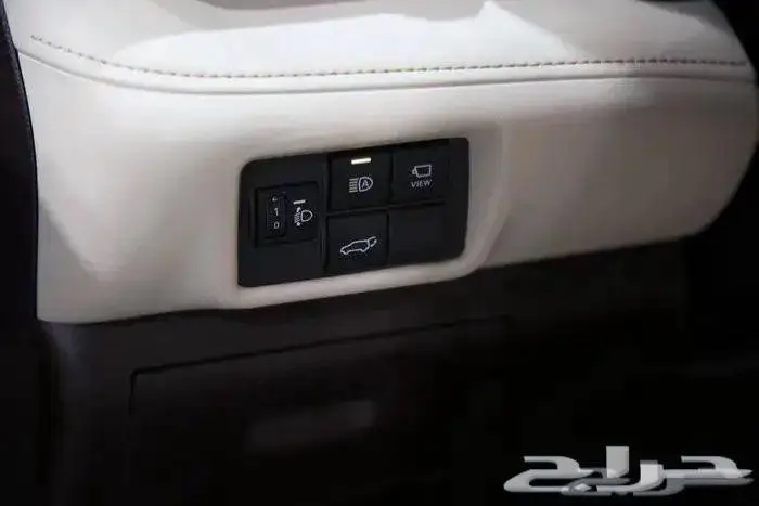 تويوتا هايلندر فل كامل ليمتد هايبرد بانوراما جلد موديل 2023 20