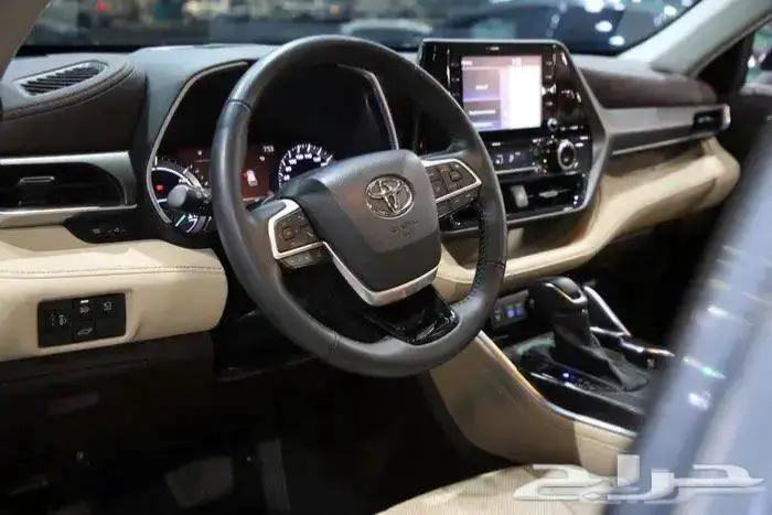 تويوتا هايلندر فل كامل ليمتد هايبرد بانوراما جلد موديل 2023 16