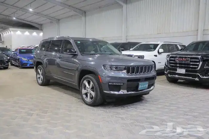 جيب جراند شيروكي ليمتد بانوراما جلد ستة سلندر موديل 2022 0