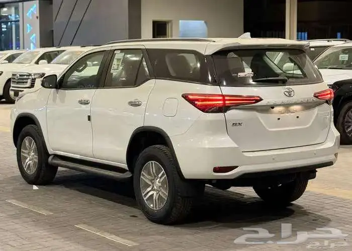 تويوتا فورتشنر GX2 بنزين 2025 -كاش وعورض اقساط بأقل هامش ربح 4