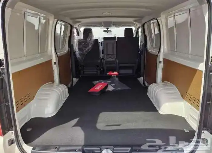 تويوتا هايس بضاعه ديزل اتوماتيك سقف منخفض 2026 4