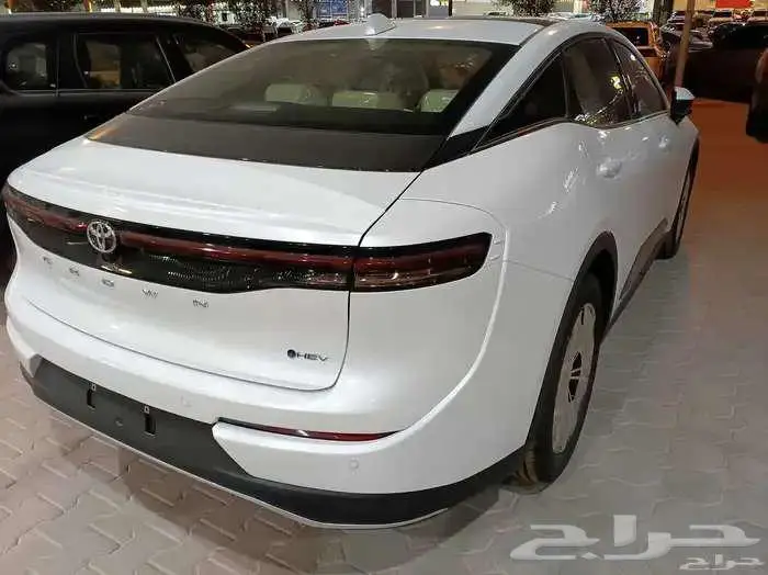 تويوتا كروان بريميوم ويتوفر برستيج 2026 سعودي 3