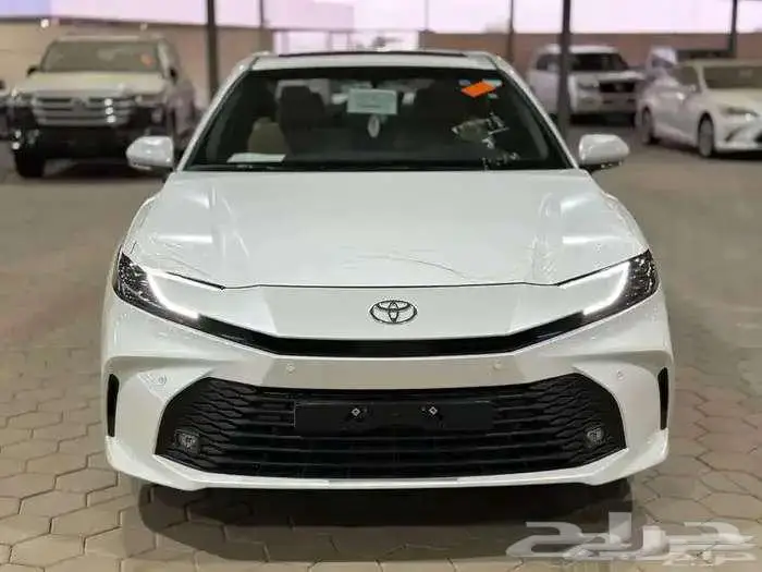 تويوتا كامرى LE بنزين موديل 2025 4