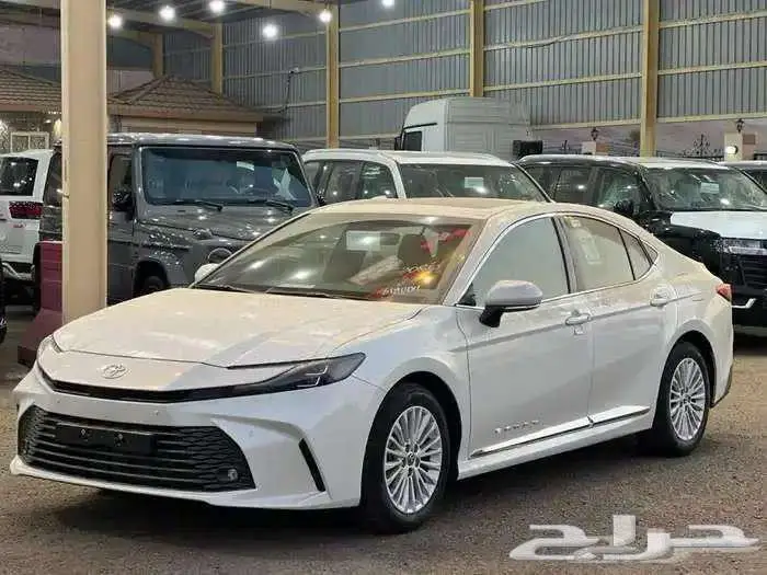 كامرى ال اى بنزين 2025 1
