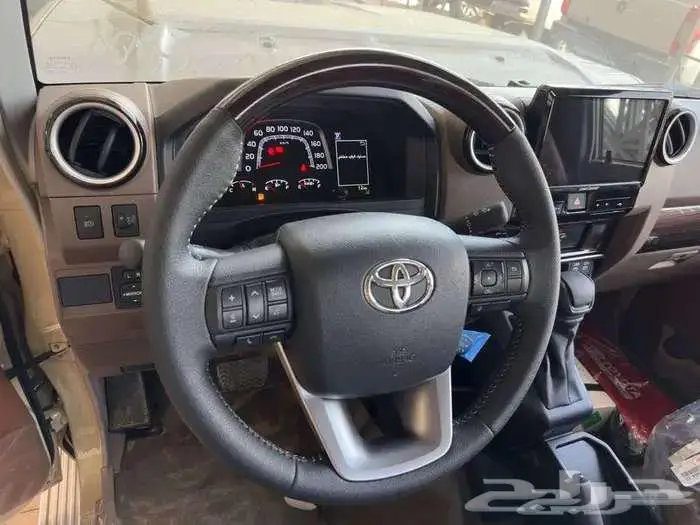 تويوتا شاص بنزين وديزل 2025 فل كامل اتوماتيك رفرف سعودي 9