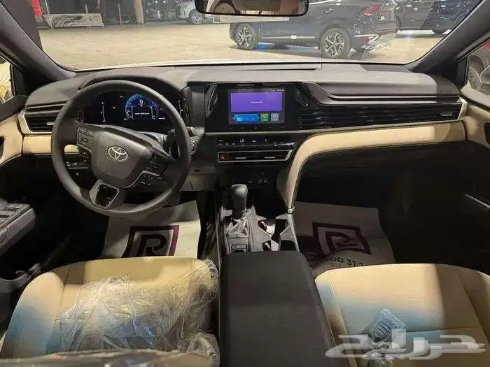 تويوتا كامري E بنزين 2025 3