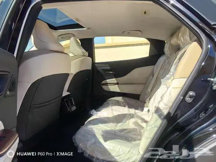 كراون بريميوم اسود 2025 1