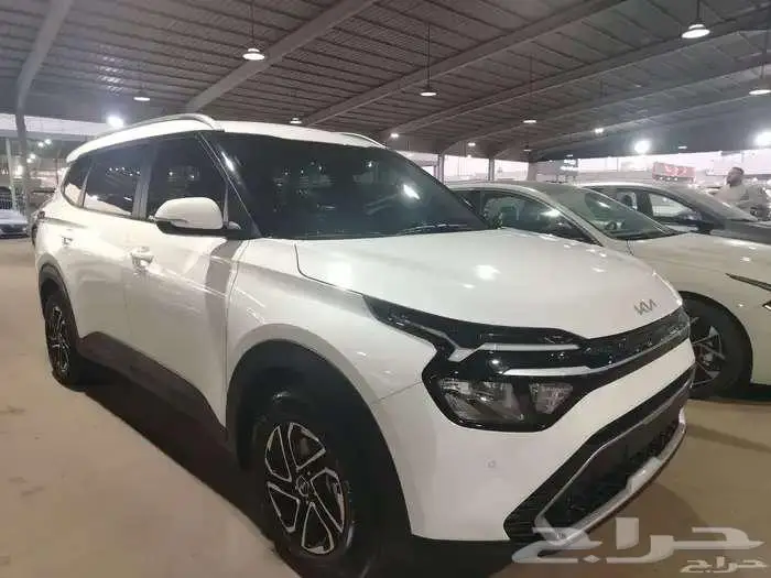كيا كارينز 2025 نص فل 2