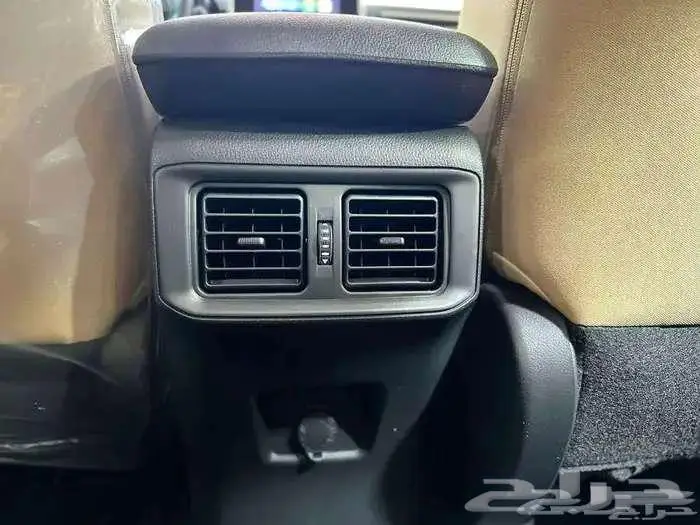 تويوتا راف فور 2025 LE ( تقسيط وكاش ) 7