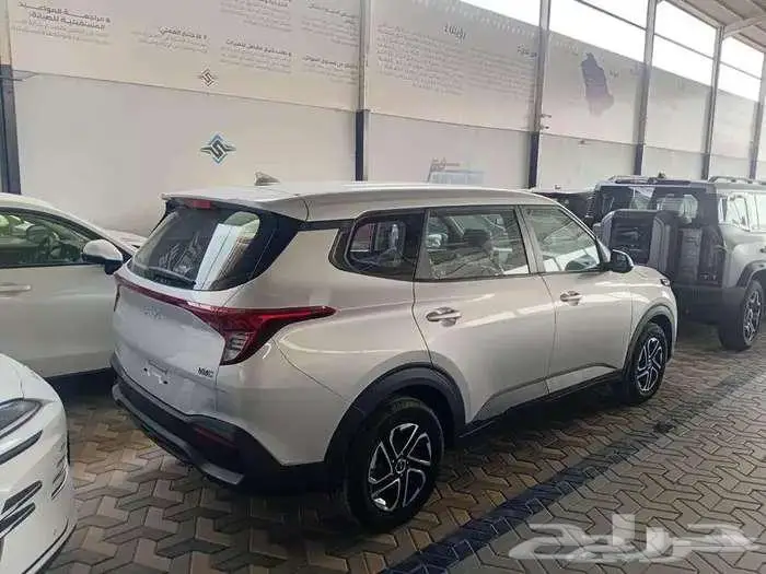 كيا كارنز شاشة وكاميرا موديل 2025 لدى شركة سفنز التجارية 16