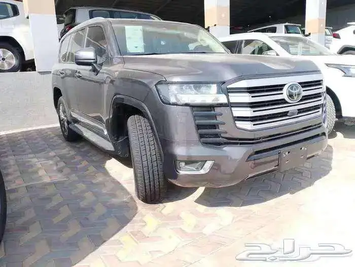 تويوتا لاند كروزر بنزين GXRL3 اصفار سعودي 2025 0