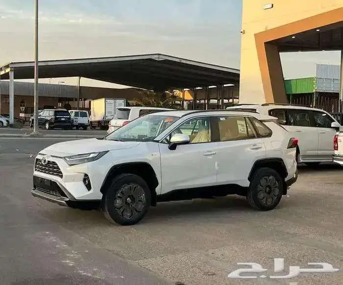 راف فور نص فل XLE هايبرد 2025 ابيض 0