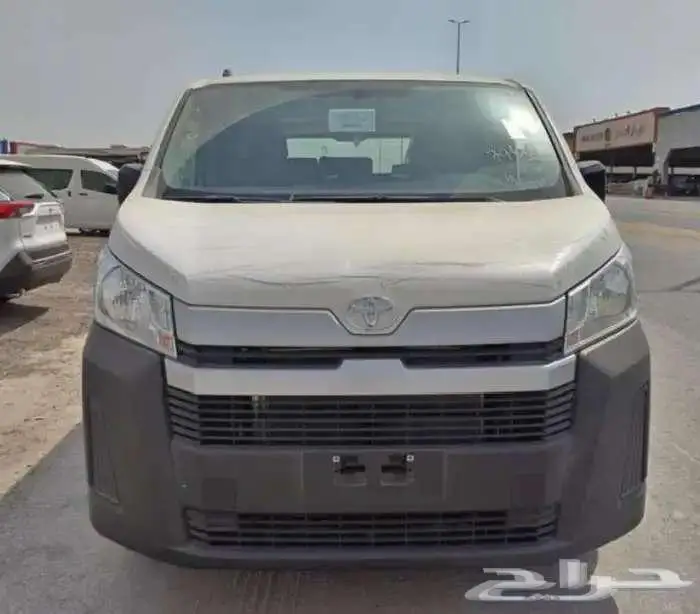 تويوتا هايس بضاعه ديزل اتوماتيك سقف منخفض 2026 1