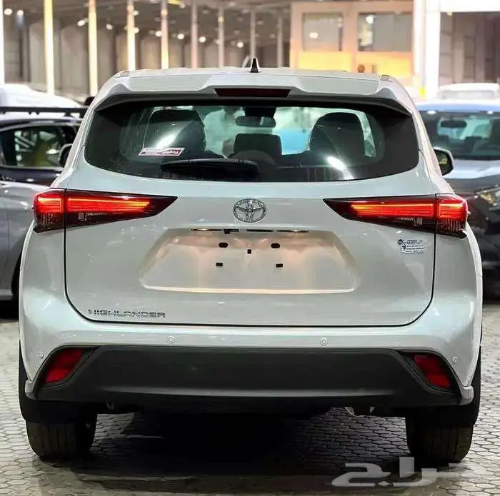 تويوتا هايلاندر LE دفع رباعي هايبرد 2025 3