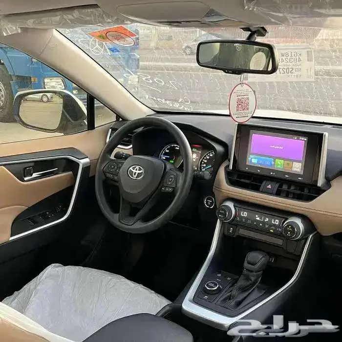 راف فور نص فل XLE هايبرد 2025 ابيض 4