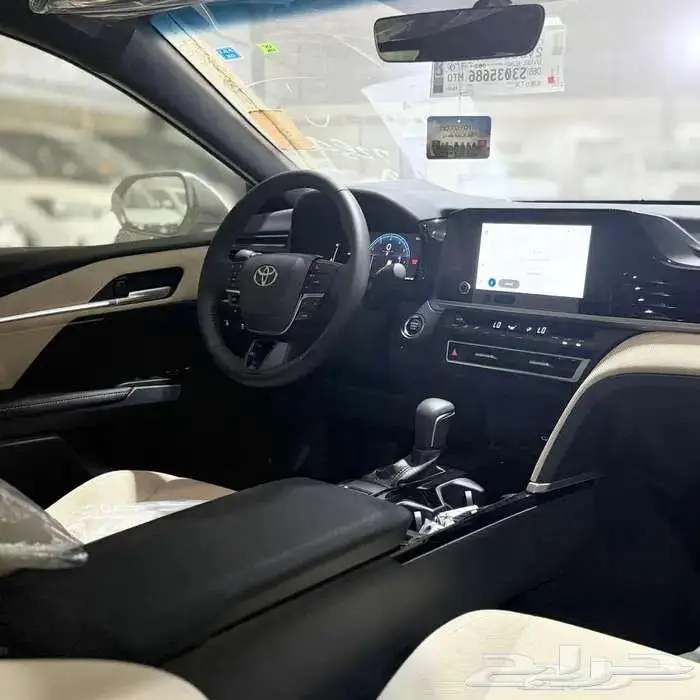 كامري LE بنزين نص فل 2025 اقل سعر للكاش 4