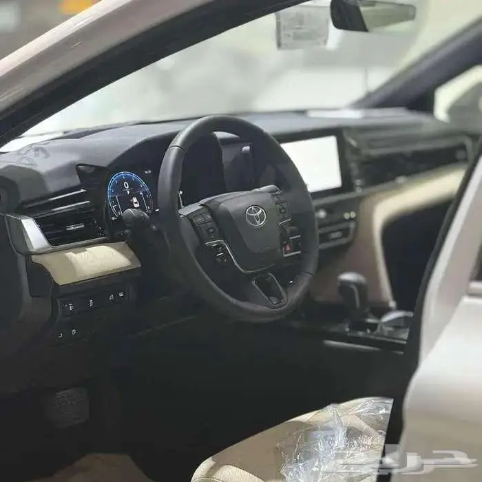 كامري LE بنزين نص فل 2025 اقل سعر للكاش 3