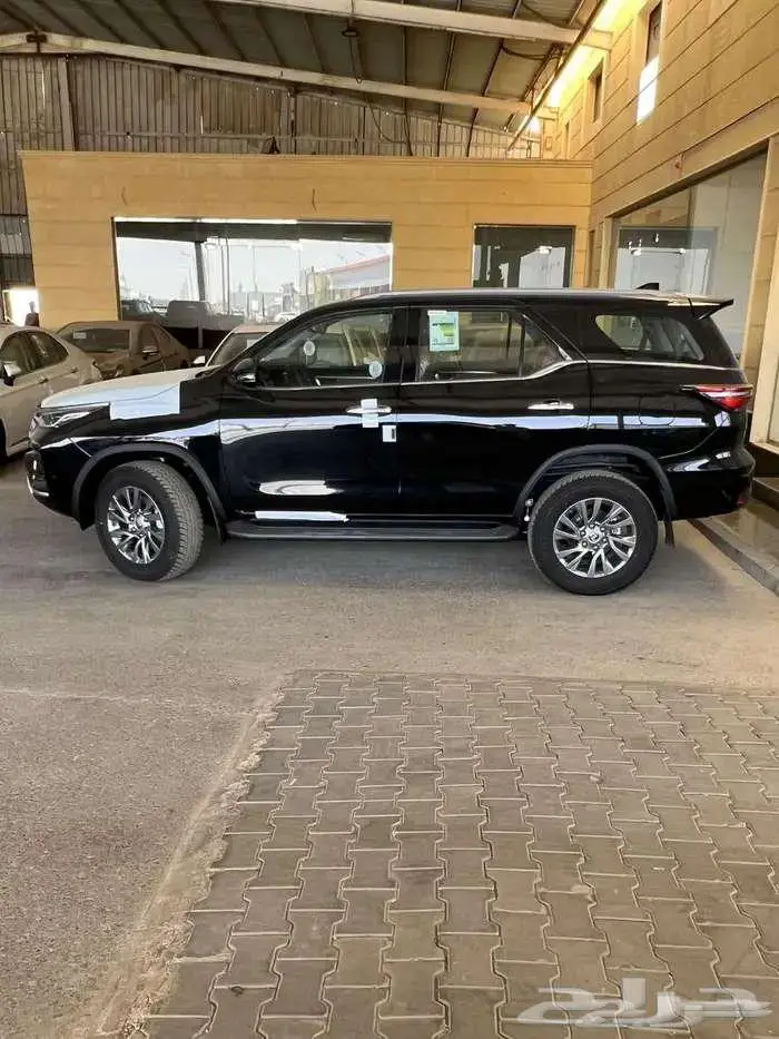 فورتشنر VX 2 ديزل بدون رادار 2.8 موديل 2024 متوفر لدى الحسن 1