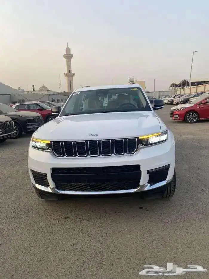 جيب جراند شيروكي 2023 ليمتد عرض خاص 1