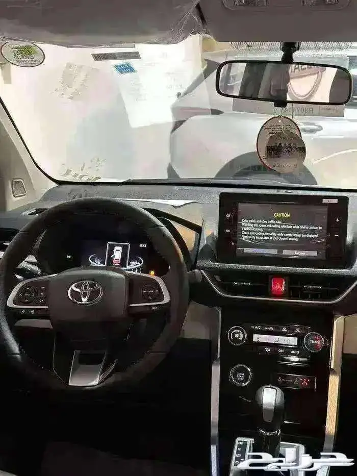 تويوتا فيلوز GLX 2025 3